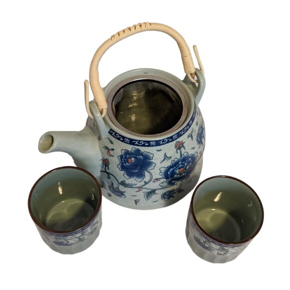 Vintage Ceramic Tea Set 2 Cups 1 Teapot Chinese Blue Floral Summer Kitchen - Picture 2 of 11